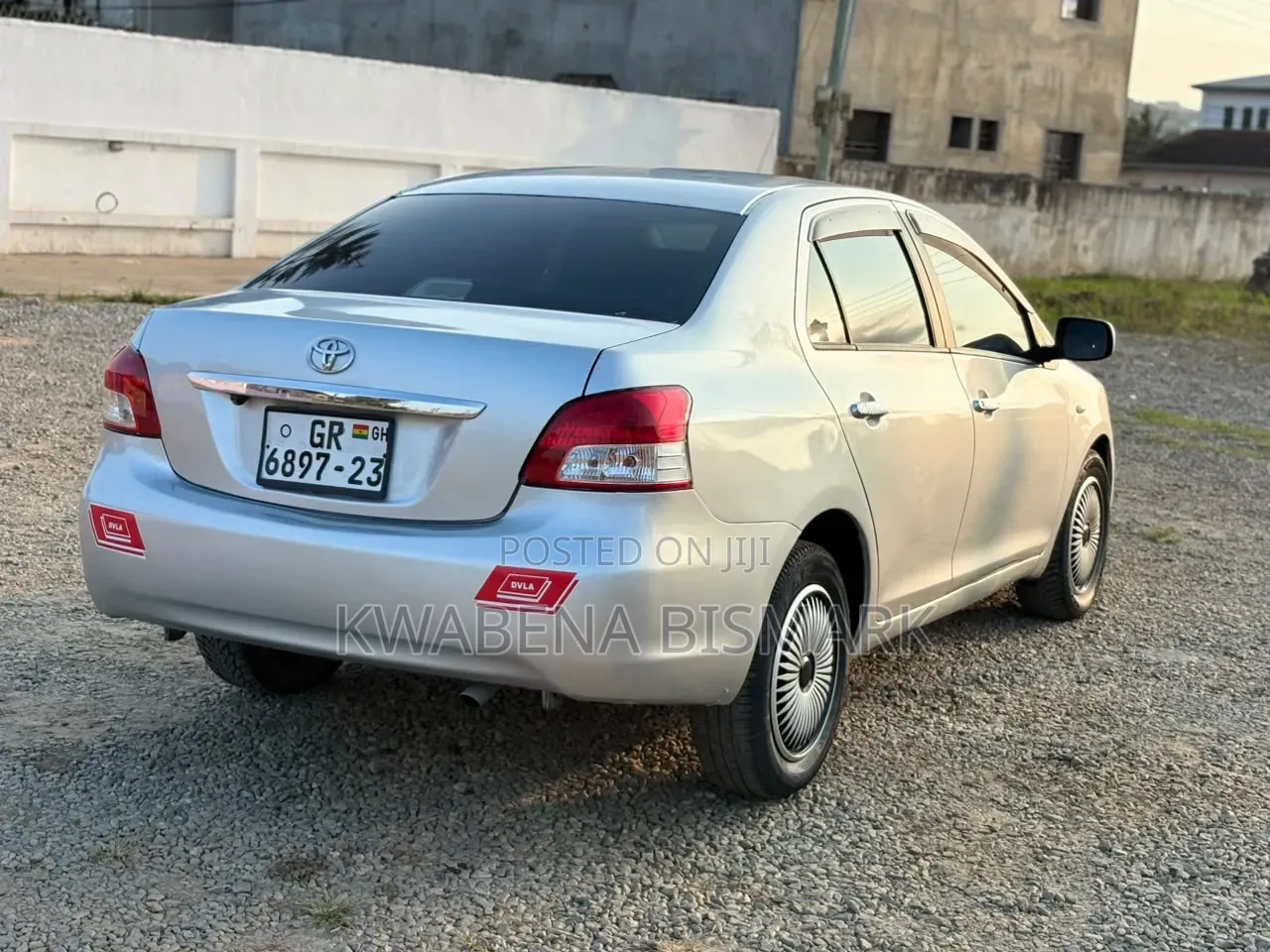 Toyota Belta 2010 Silver