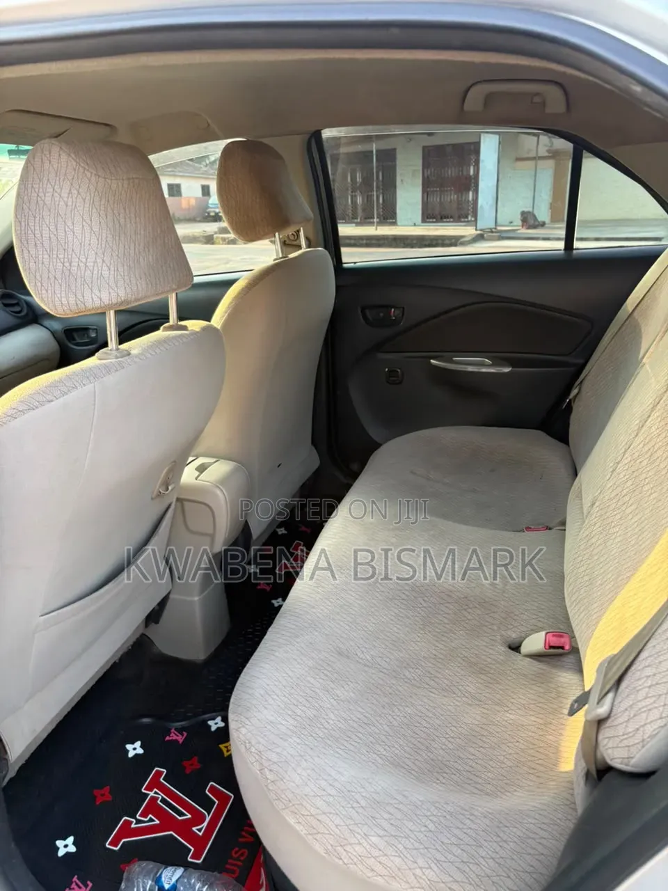 Toyota Belta 2010 Silver