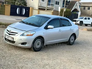 Toyota Belta 2010 Silver