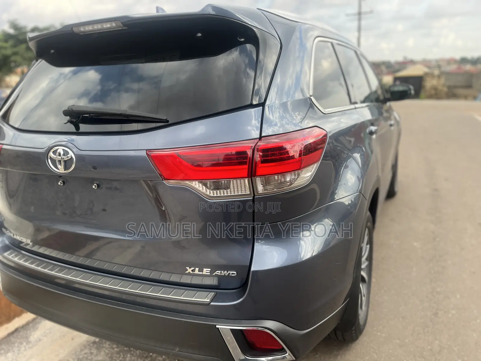 Toyota Highlander XLE 2019 Blue