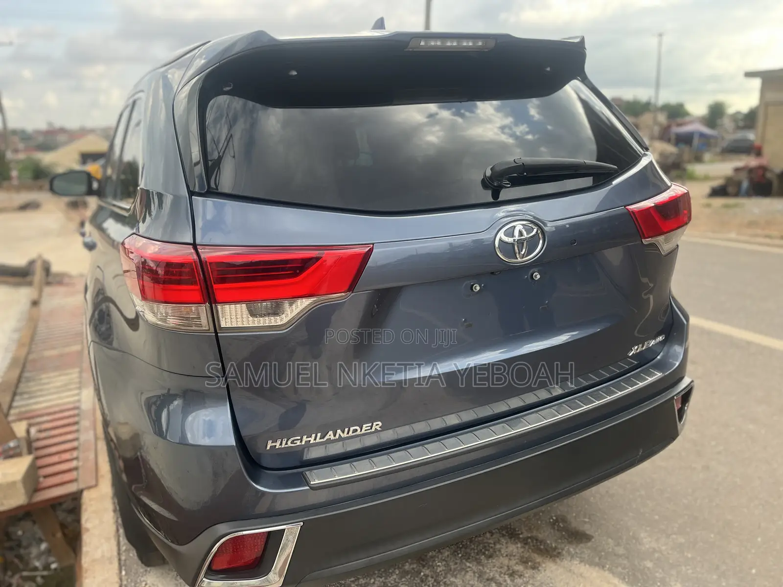 Toyota Highlander XLE 2019 Blue