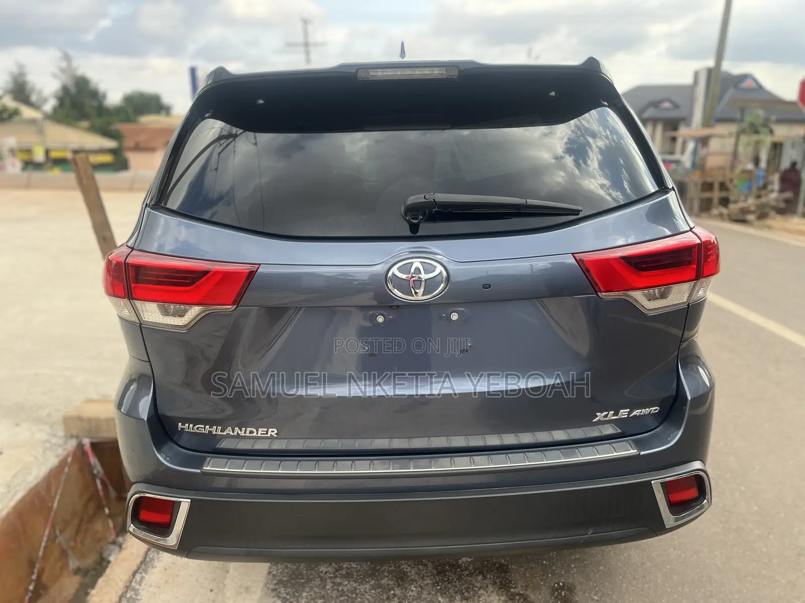 Toyota Highlander XLE 2019 Blue