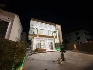 4bdrm Mansion in Nmai Dzorn, School Junction for sale