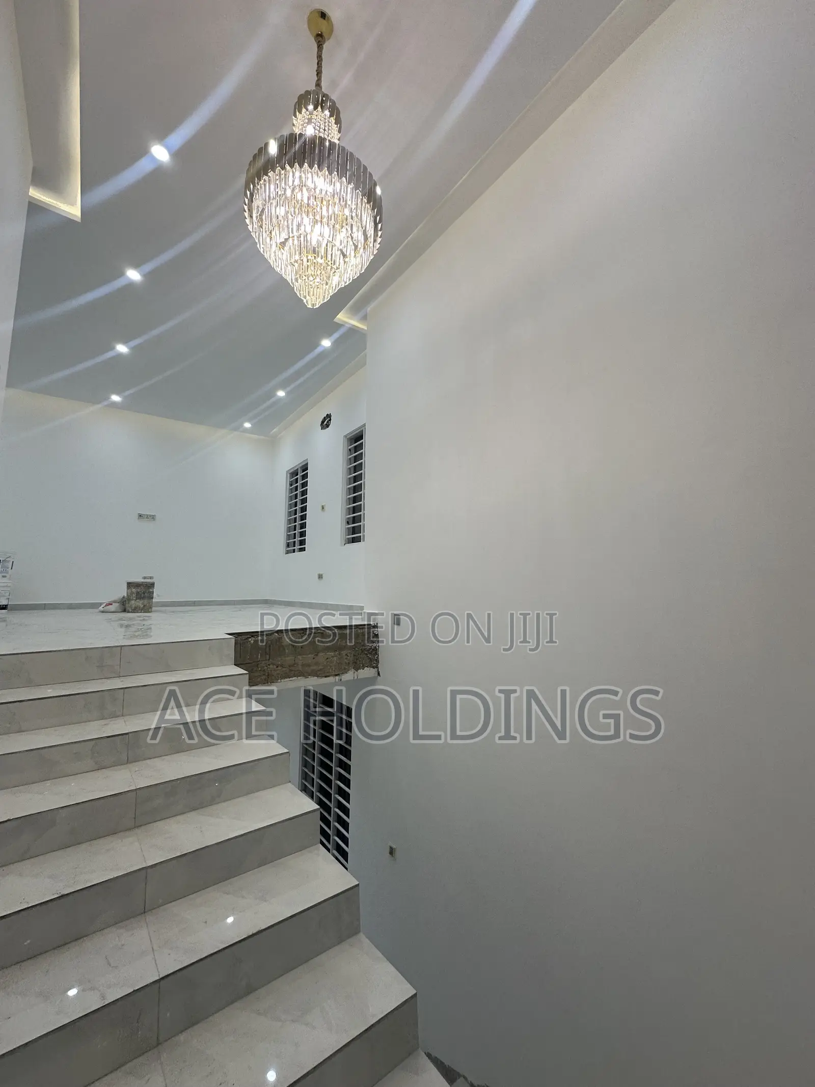 4bdrm Mansion in Nmai Dzorn, School Junction for sale