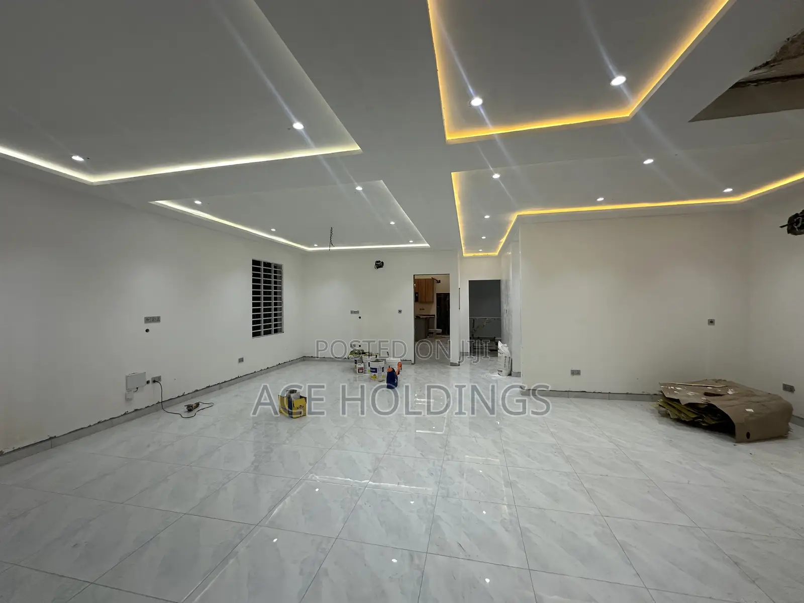4bdrm Mansion in Nmai Dzorn, School Junction for sale