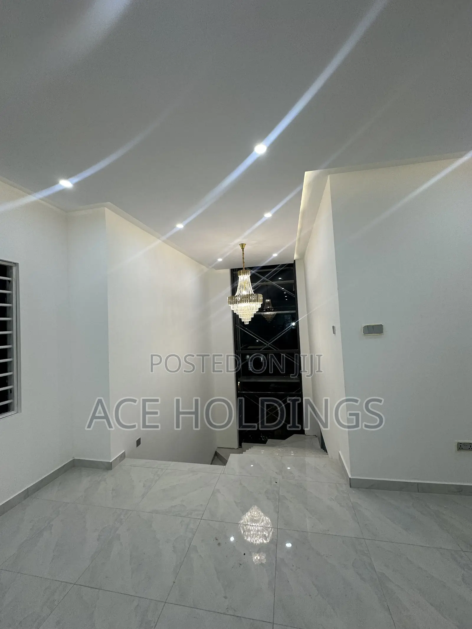 4bdrm Mansion in Nmai Dzorn, School Junction for sale