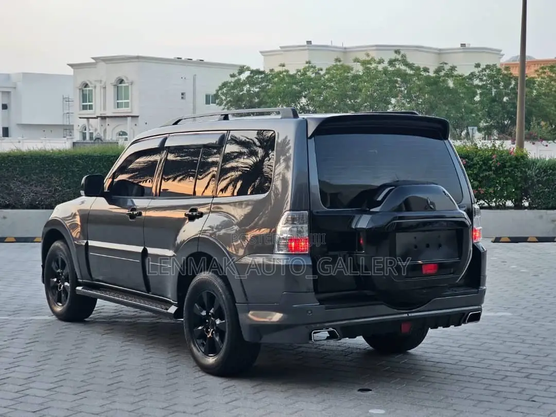 Mitsubishi Pajero 2020 Black