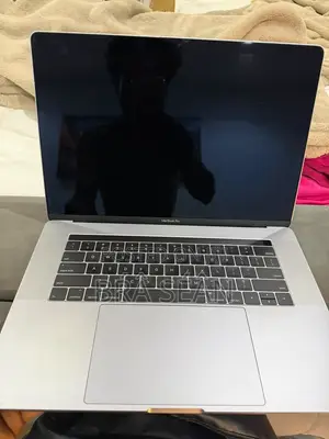 Laptop Apple MacBook Pro 2018 16GB Intel Core i7 SSD 512GB