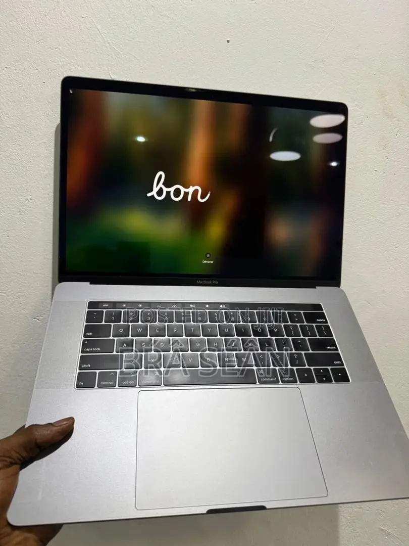 Laptop Apple MacBook Pro 2018 16GB Intel Core i7 SSD 512GB