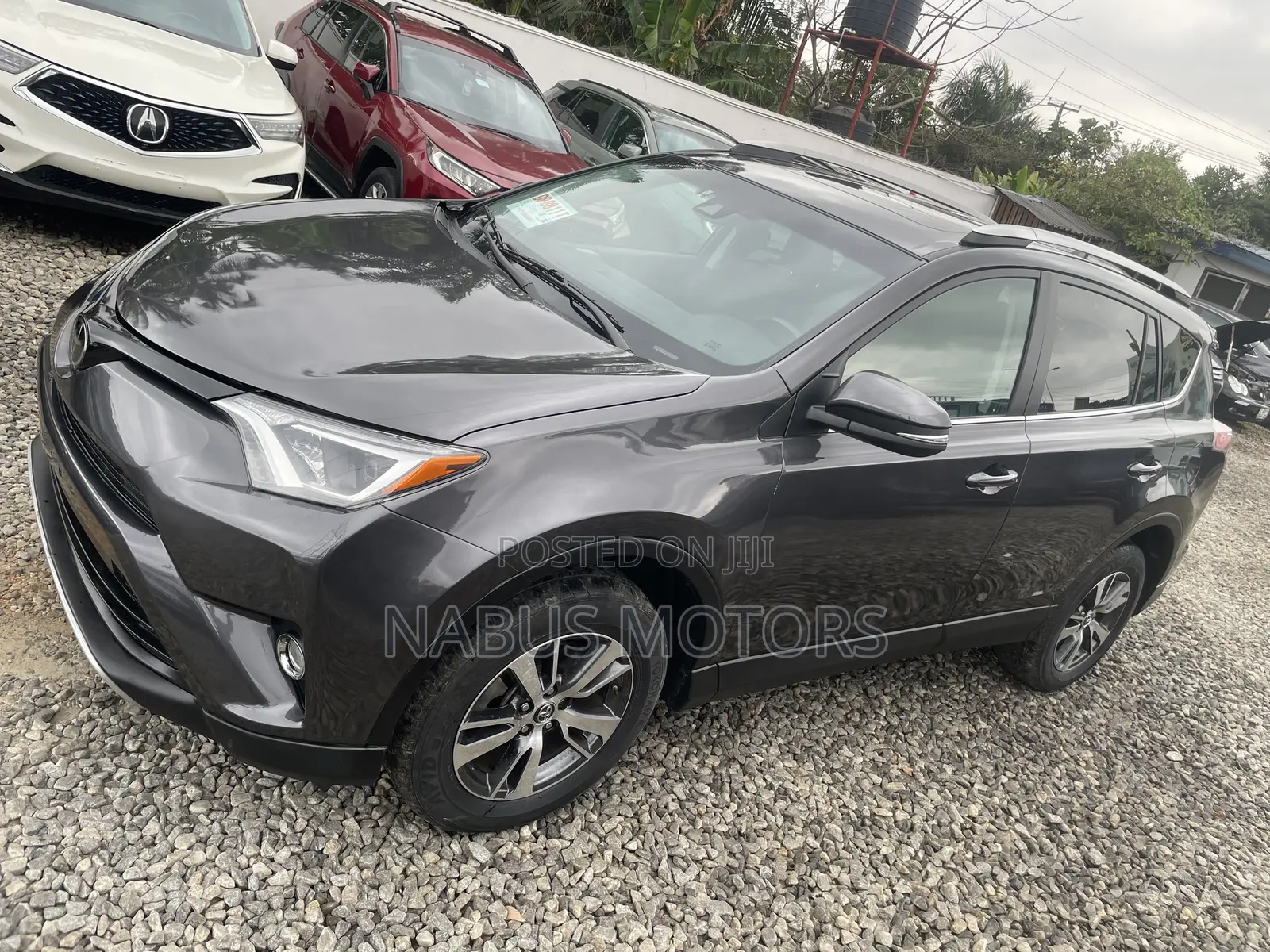 Toyota RAV4 XLE 4dr SUV AWD (2.5L 4cyl 6A) 2018 Gray
