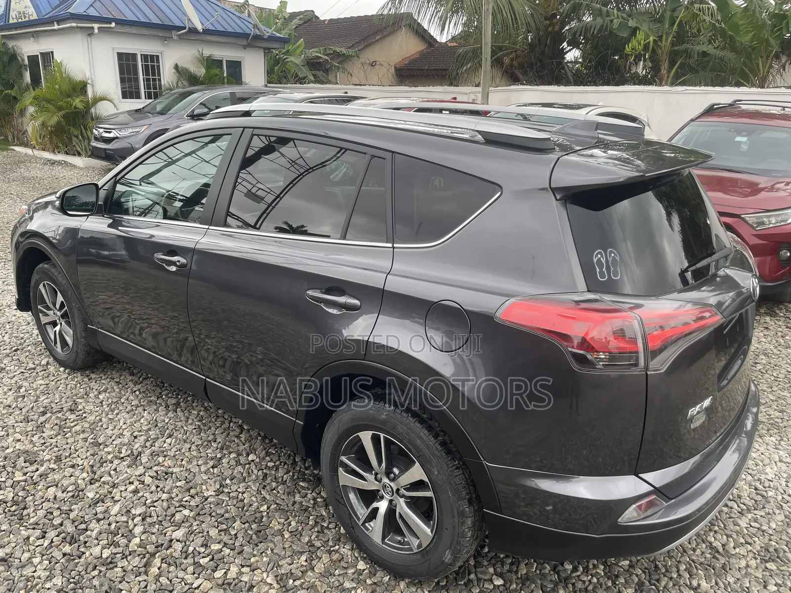 Toyota RAV4 XLE 4dr SUV AWD (2.5L 4cyl 6A) 2018 Gray