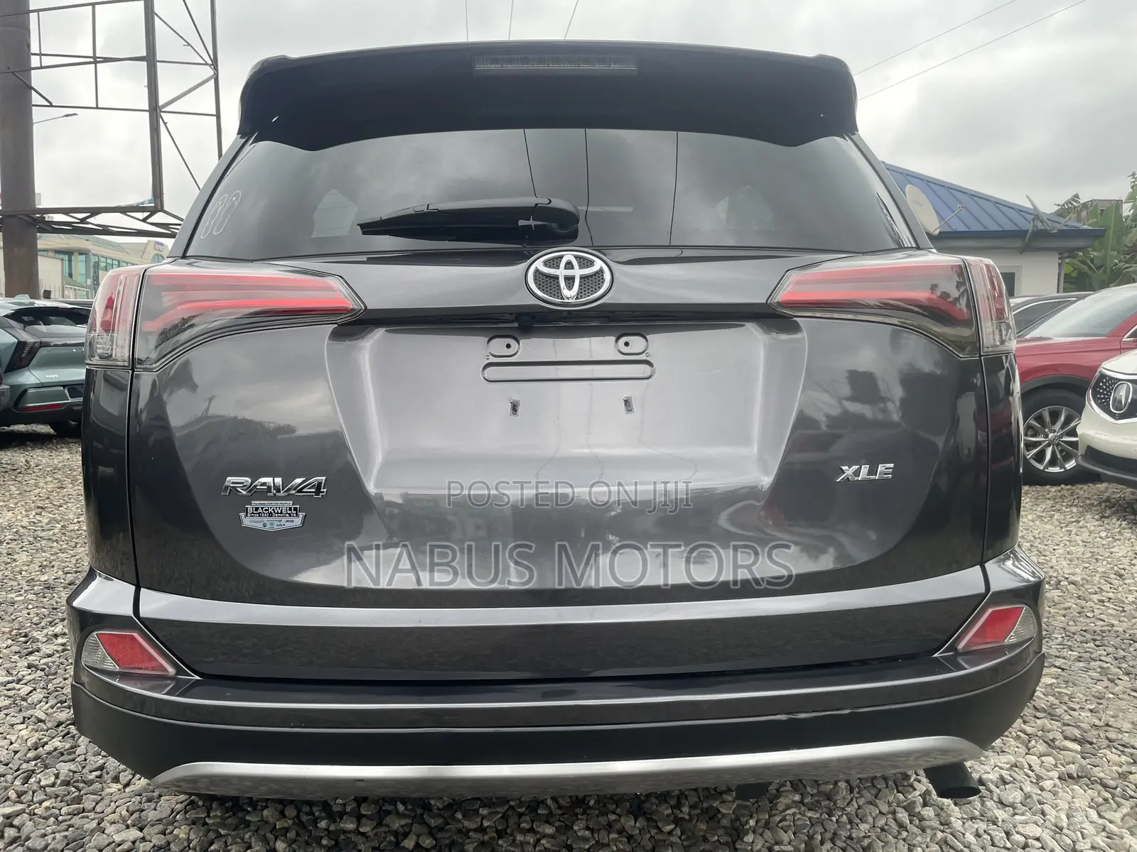 Toyota RAV4 XLE 4dr SUV AWD (2.5L 4cyl 6A) 2018 Gray