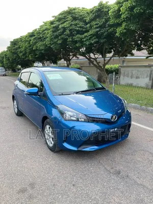Toyota Vitz 1.3 FWD 5dr 2015 Blue
