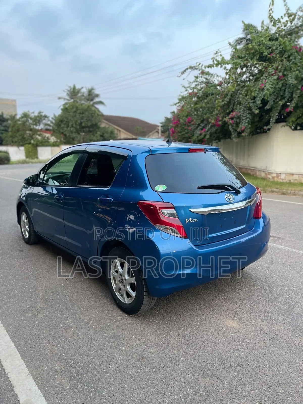 Toyota Vitz 1.3 FWD 5dr 2015 Blue