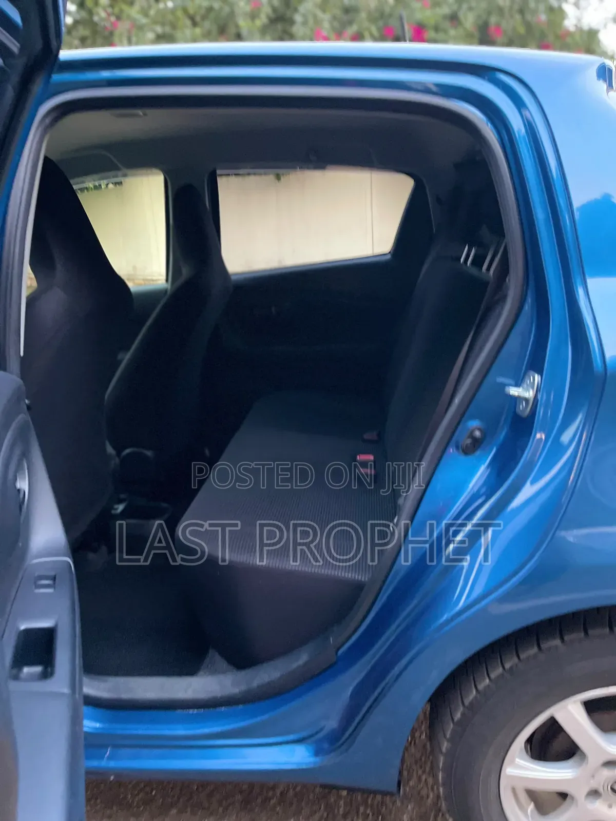Toyota Vitz 1.3 FWD 5dr 2015 Blue