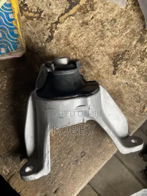 CR-V /CRV 2017-2018,2019,2020,2022 Front Engine Mount / Engine Seat