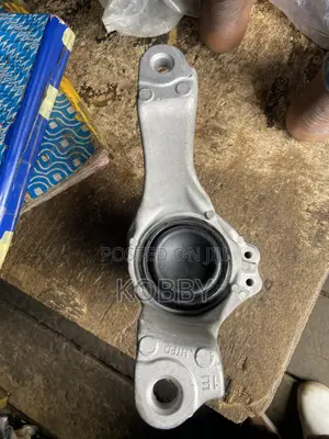 CR-V /CRV 2017-2018,2019,2020,2022 Front Engine Mount / Engine Seat