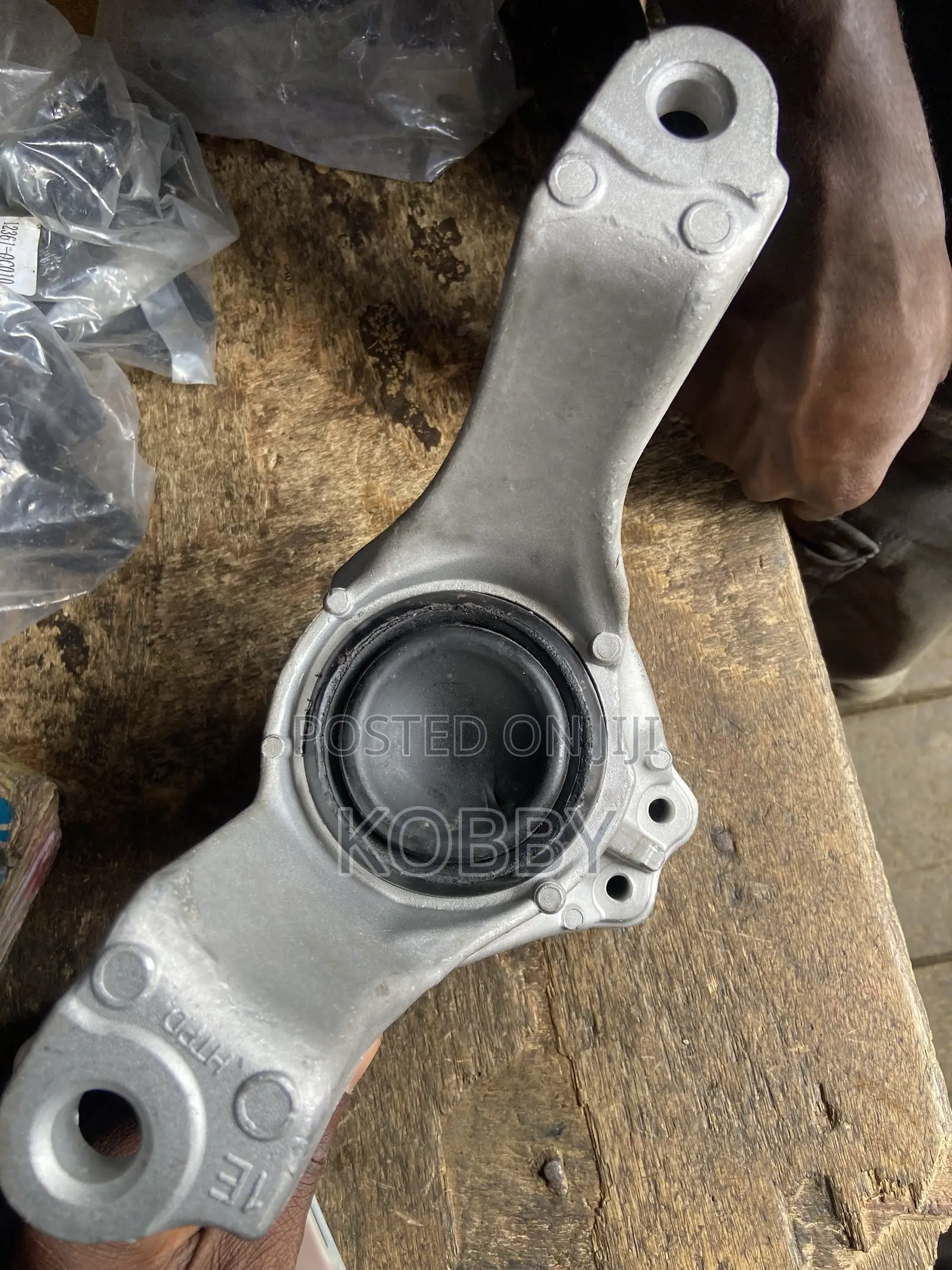 CR-V /CRV 2017-2018,2019,2020,2022 Front Engine Mount / Engine Seat