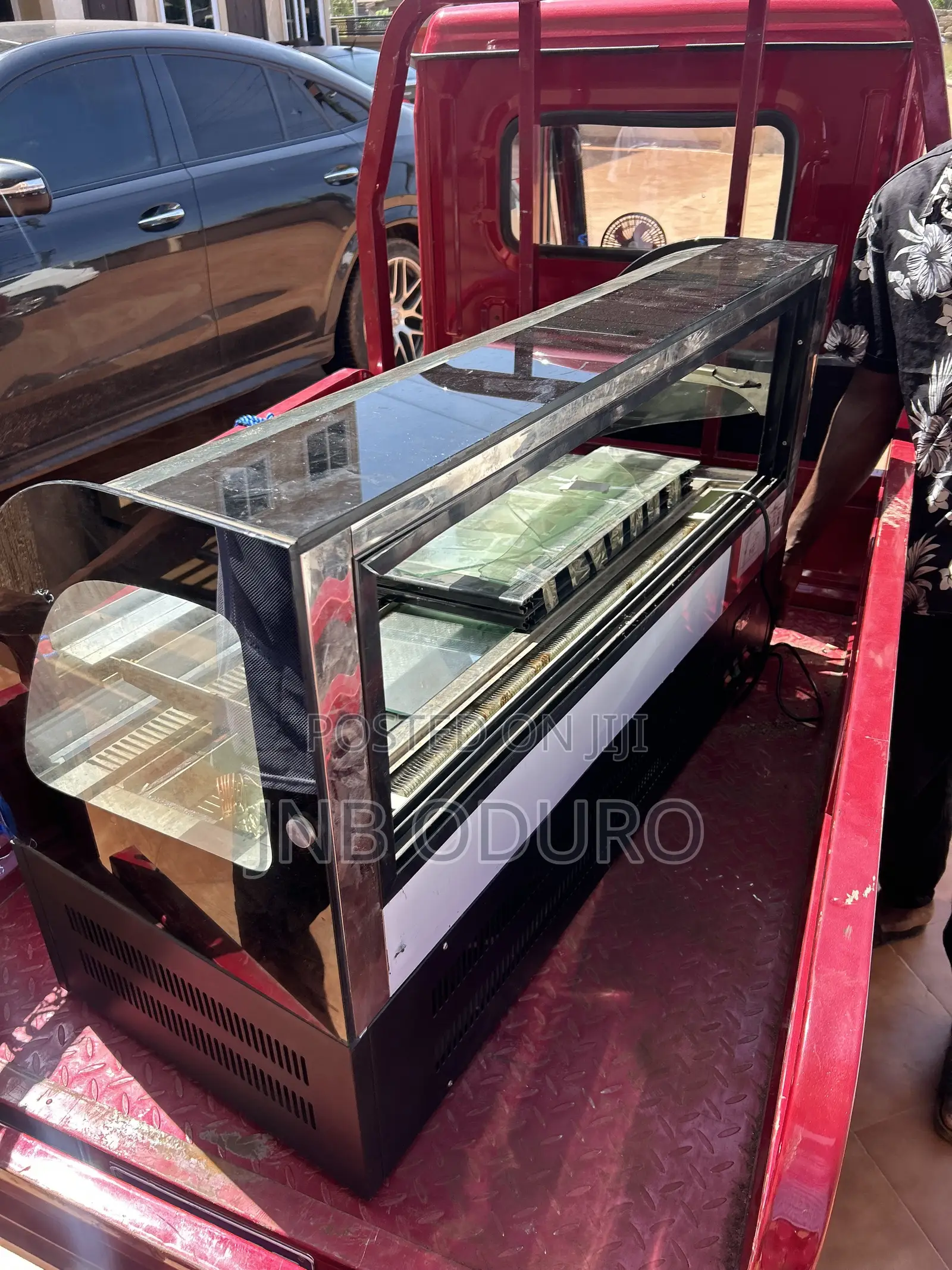 Commercial Display Refrigerator / Showcase – For Sale