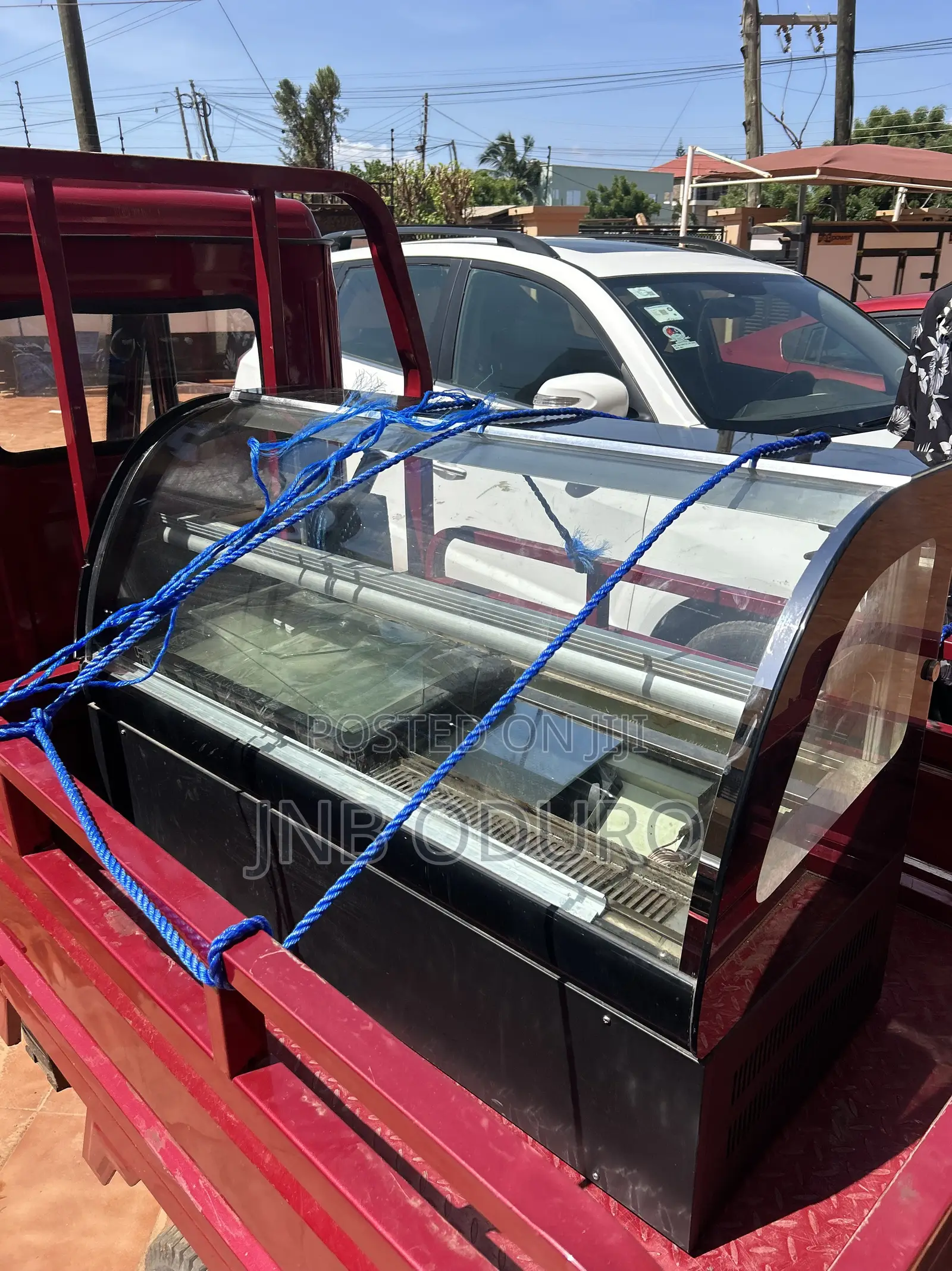 Commercial Display Refrigerator / Showcase – For Sale
