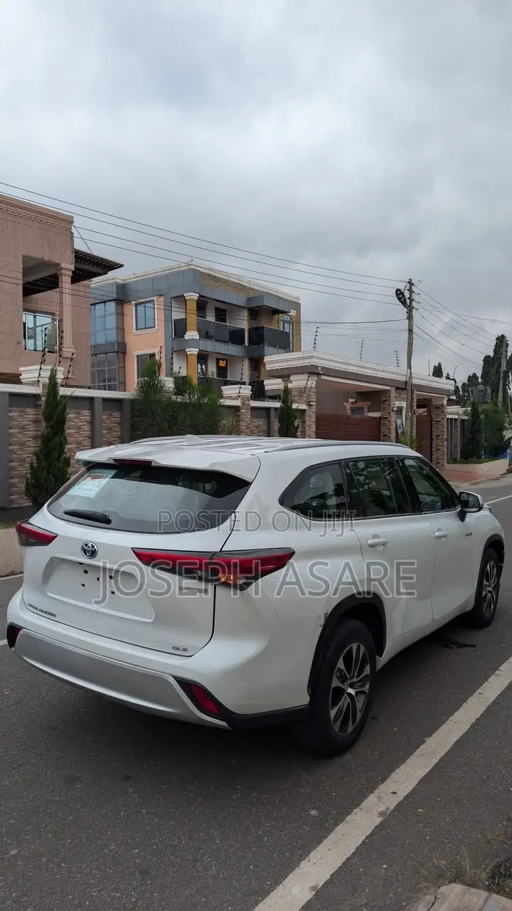 Toyota Highlander XLE 2022 White