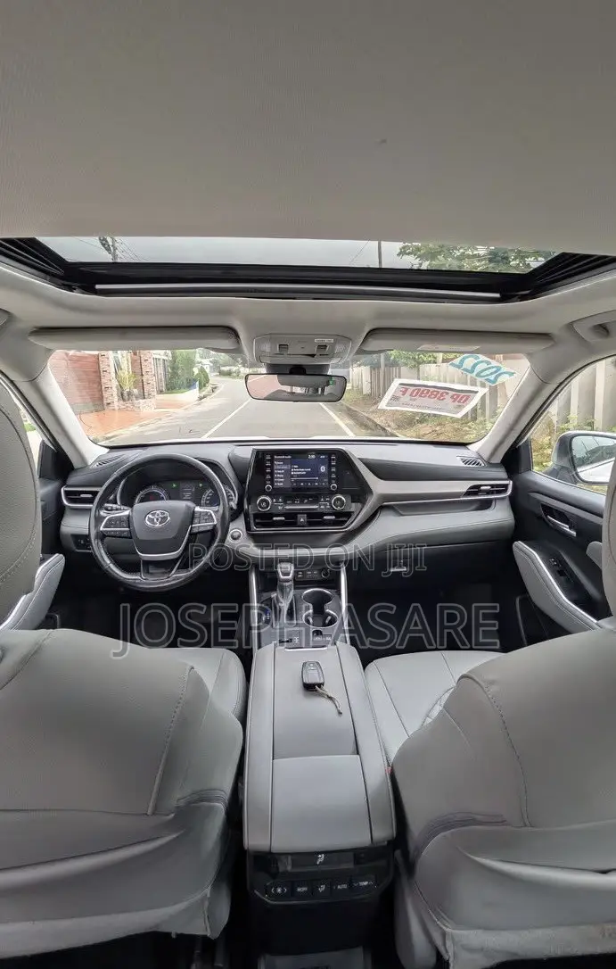 Toyota Highlander XLE 2022 White