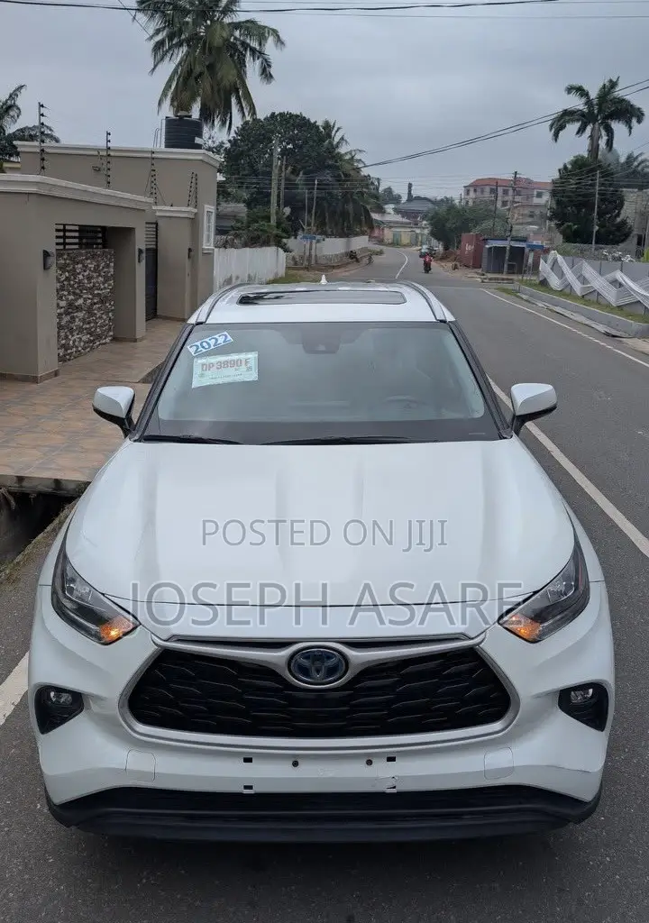Toyota Highlander XLE 2022 White