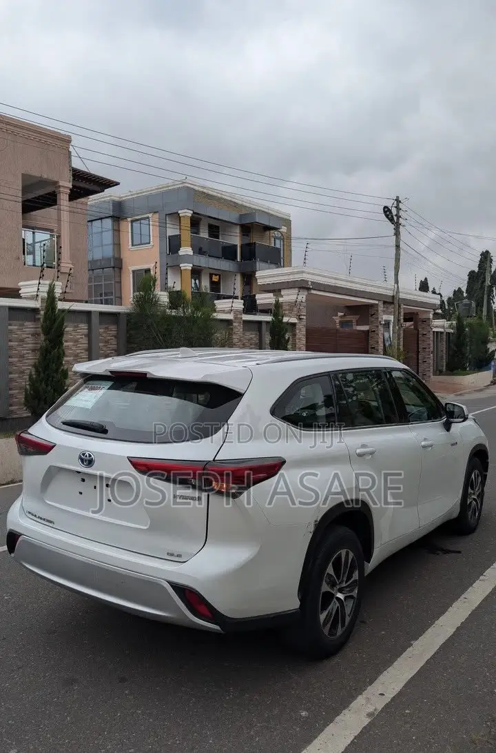 Toyota Highlander XLE 2022 White