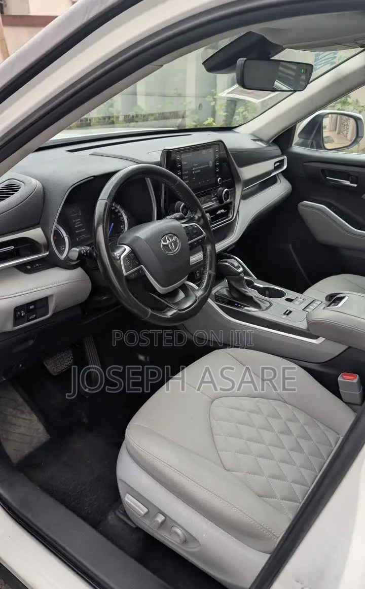 Toyota Highlander XLE 2022 White