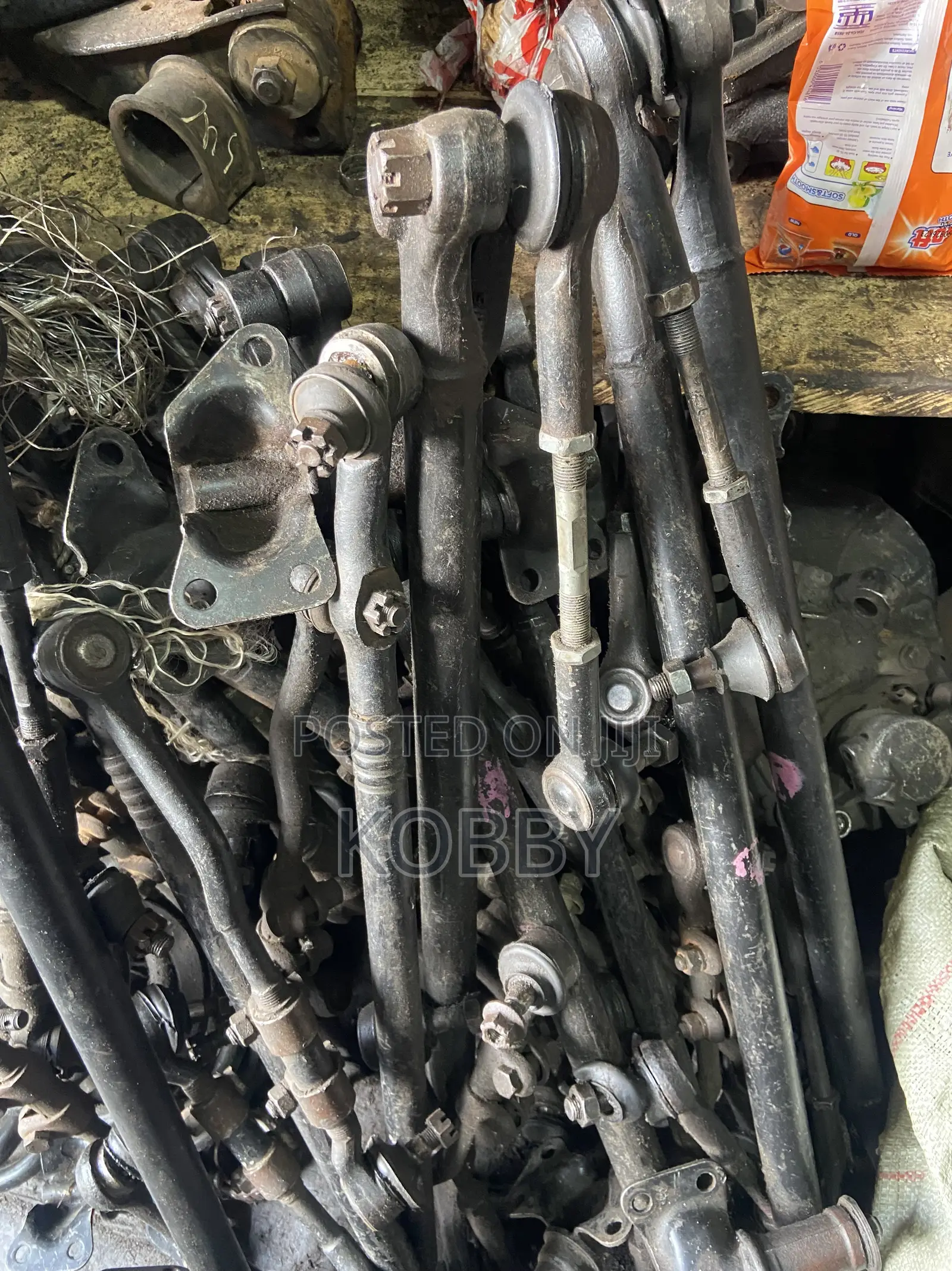 Hardbody 4x4 Center Bar Rod + Tie Rod End + Idler Arm COMPLETE -Used