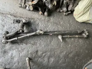 Hardbody 4x4 Center Bar Rod + Tie Rod End + Idler Arm COMPLETE -Used