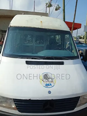 Mercedes-Benz Sprinter 1999 White