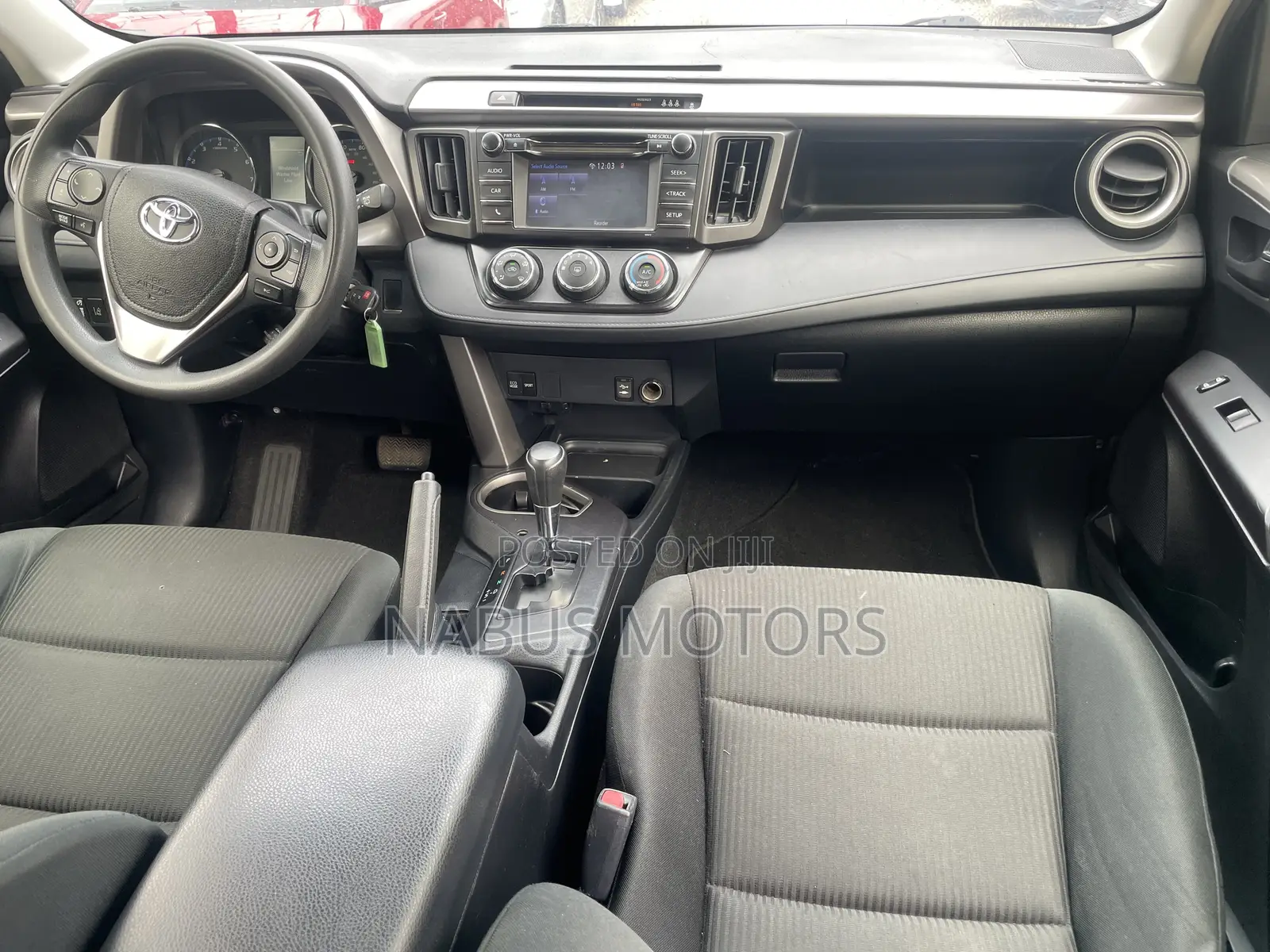 Toyota RAV4 LE 4dr SUV AWD (2.5L 4cyl 6A) 2018 Orange