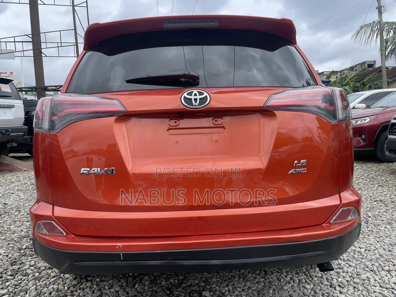 Toyota RAV4 LE 4dr SUV AWD (2.5L 4cyl 6A) 2018 Orange