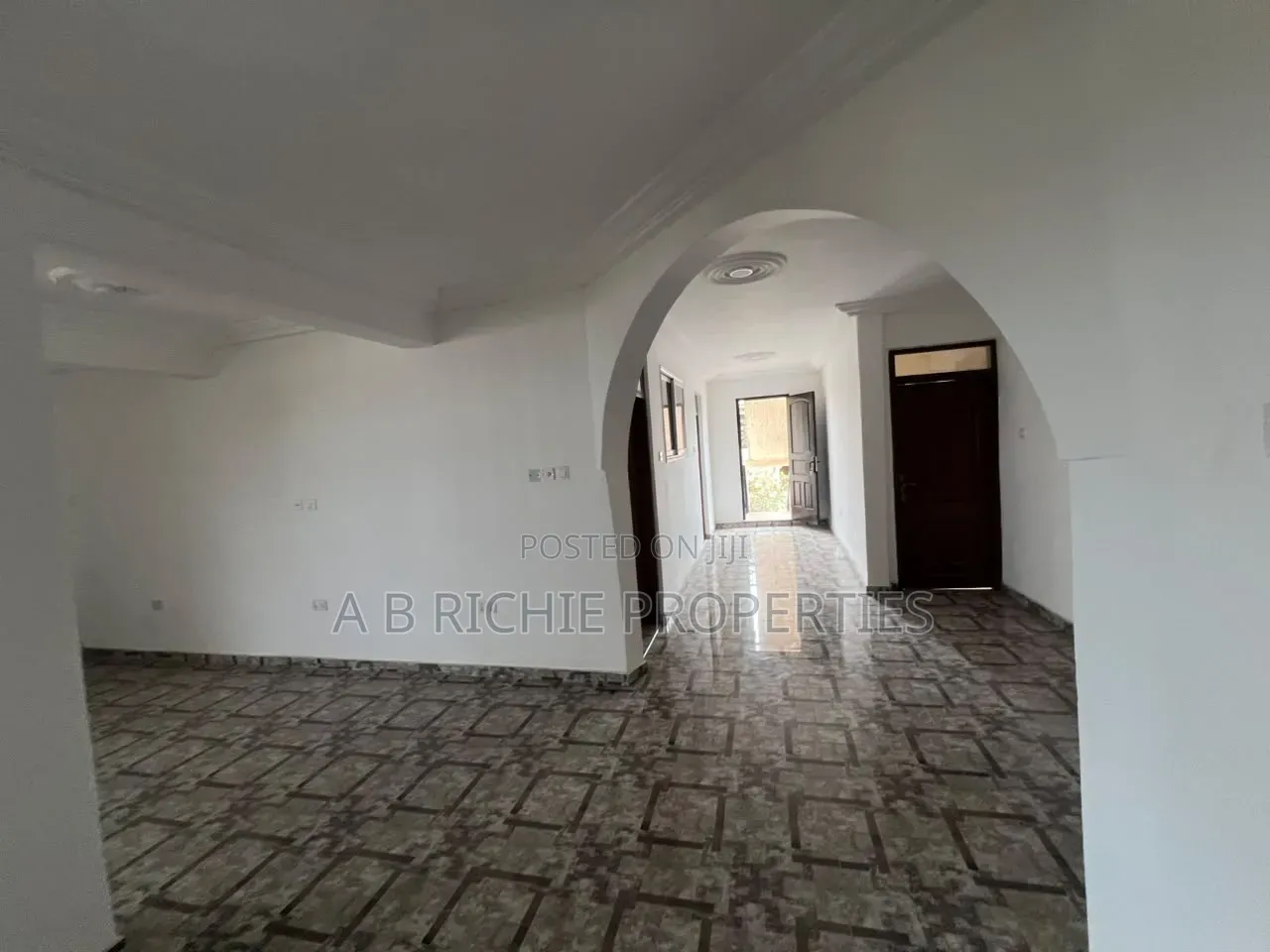 5bdrm Apartment in Ab Richie Properties, Tseaddo for rent