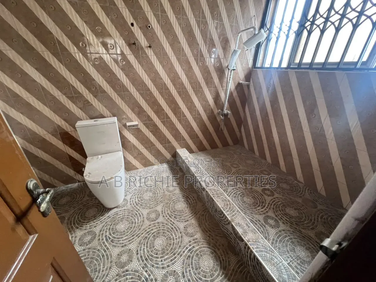 5bdrm Apartment in Ab Richie Properties, Tseaddo for rent