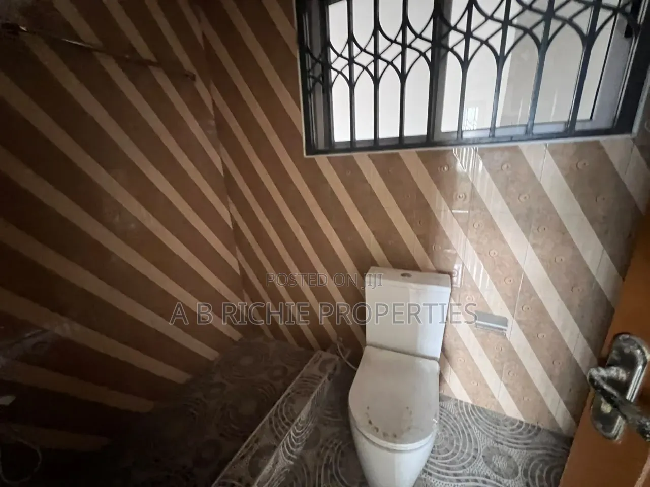 5bdrm Apartment in Ab Richie Properties, Tseaddo for rent