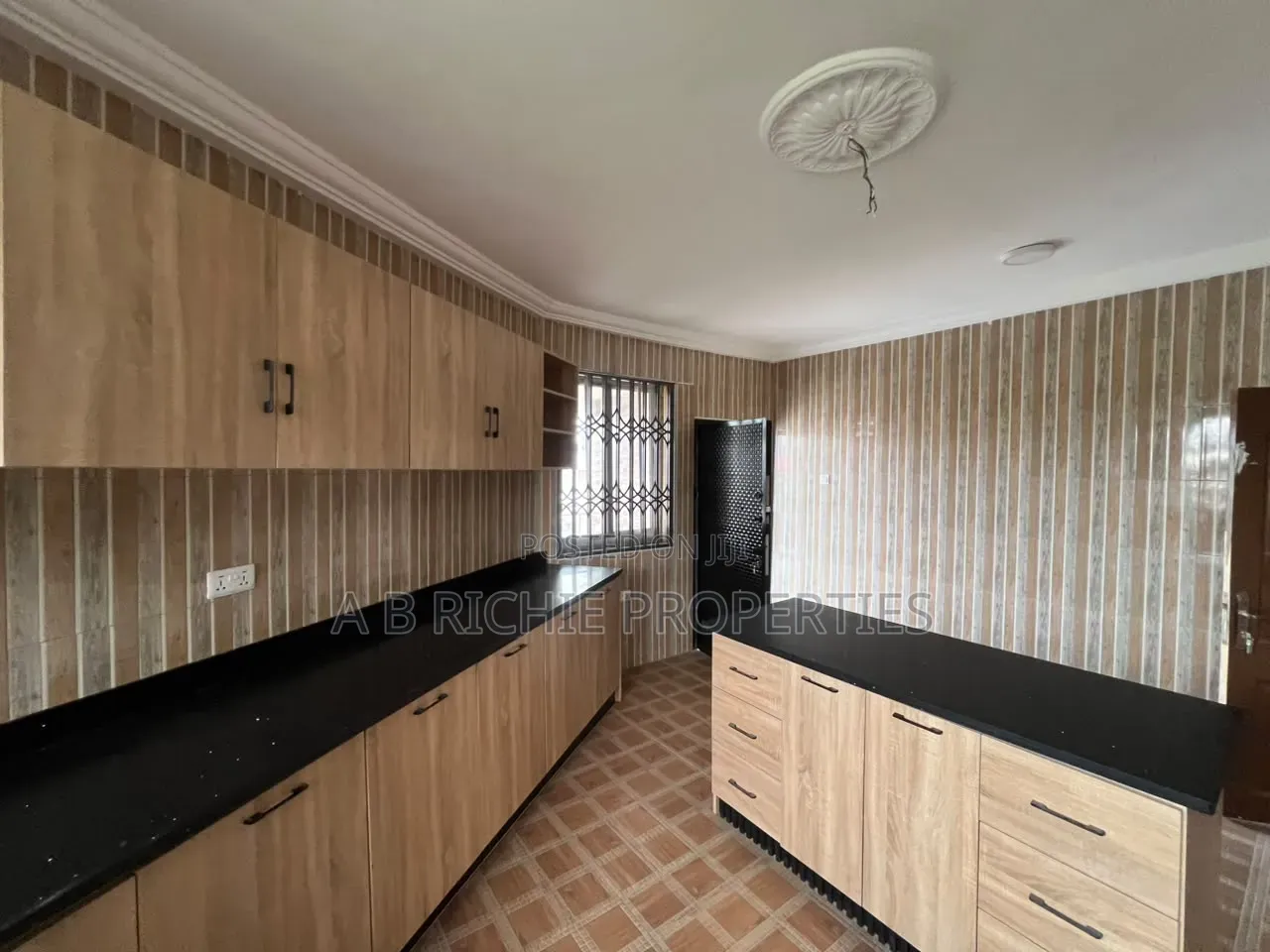 5bdrm Apartment in Ab Richie Properties, Tseaddo for rent