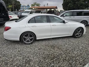 Mercedes-Benz E300 4Matic AWD Sedan (2.0L 4cyl 9A) 2017 White
