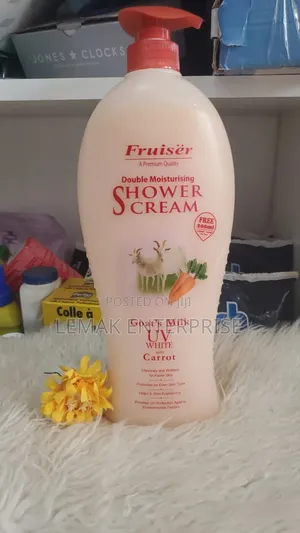 Fruiser Double Moisturising Cream Goat's Milk UV White With Carrot.