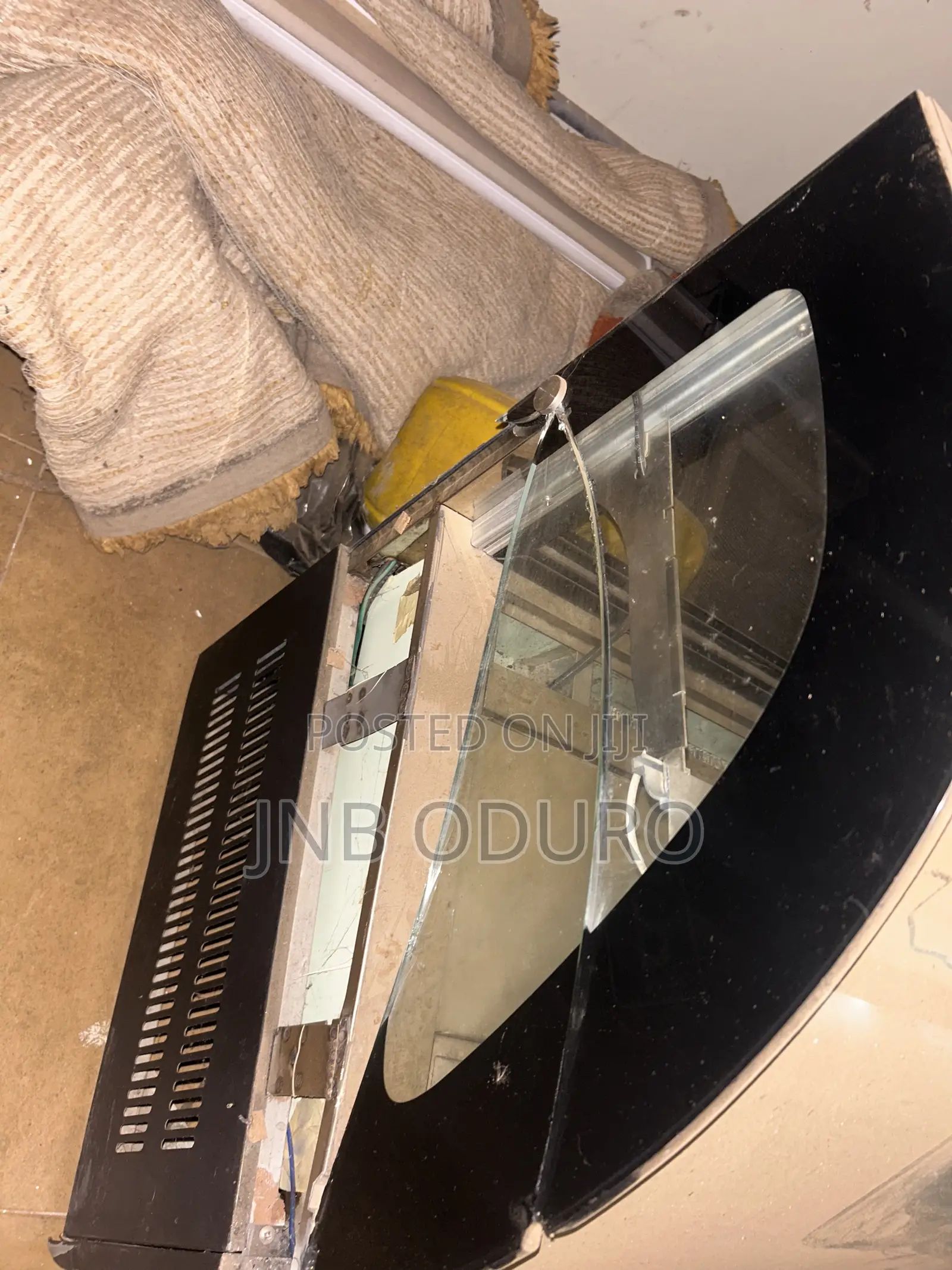 Commercial Display Refrigerator / Showcase – For Sale