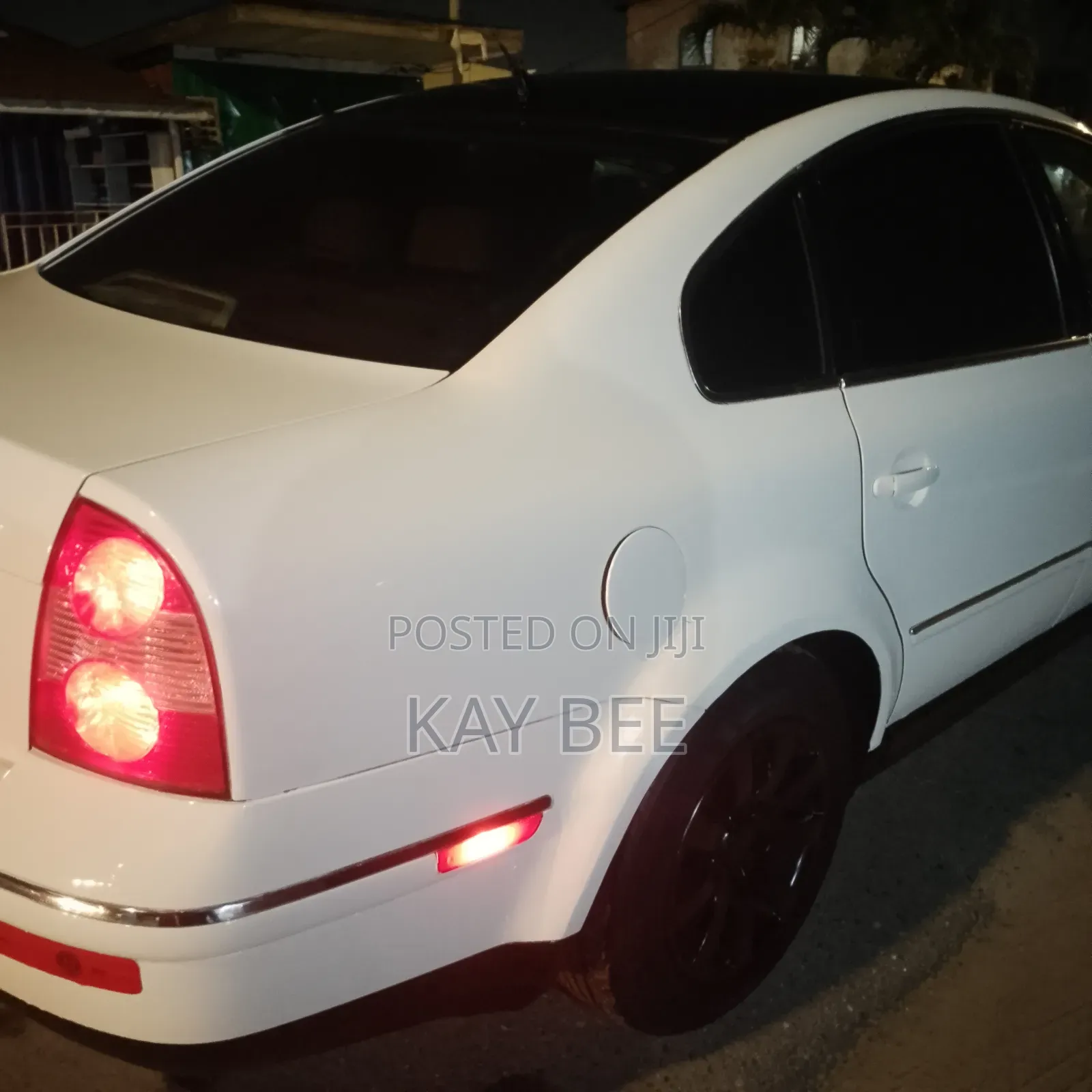 Volkswagen Passat 2003 White
