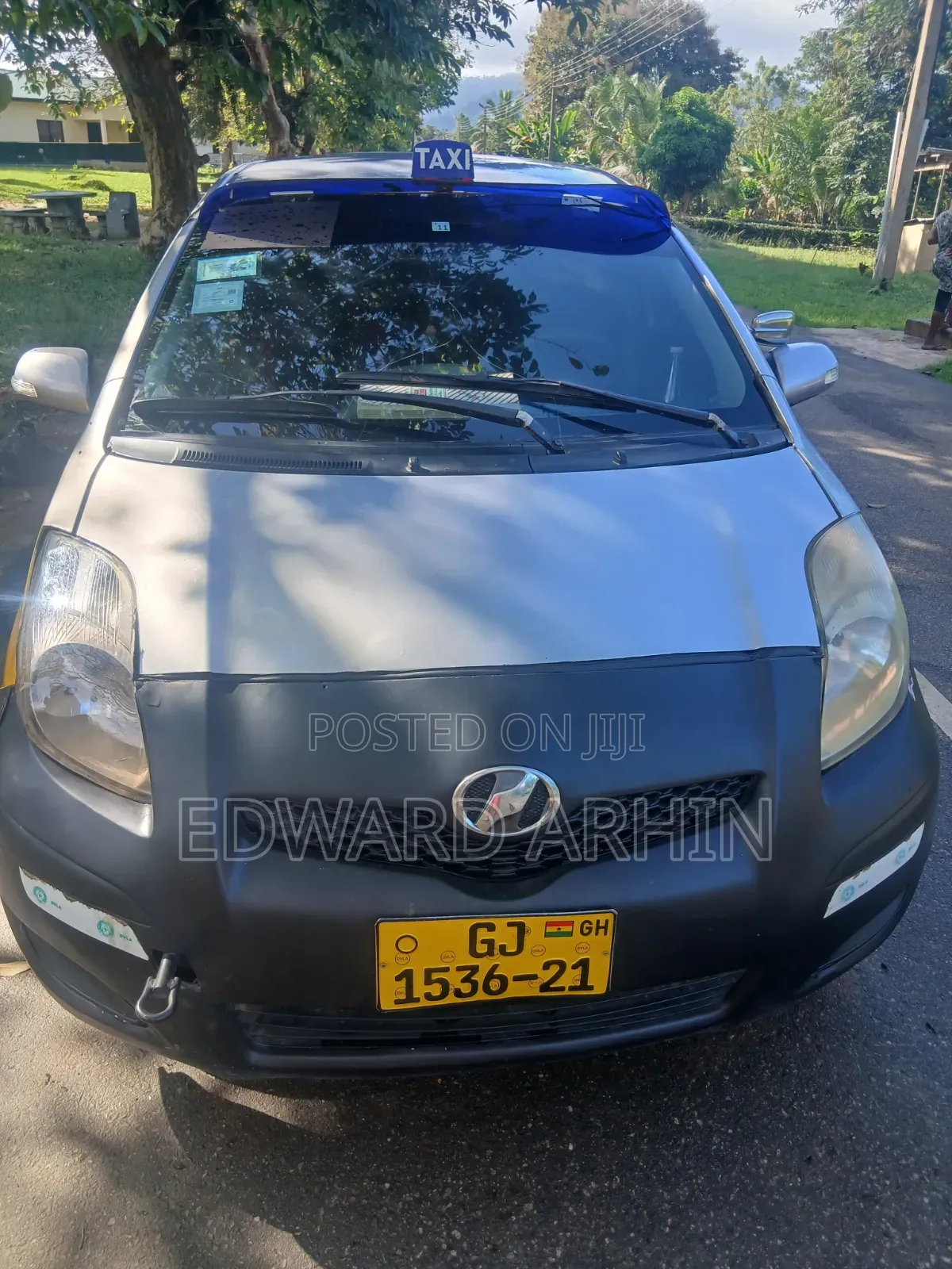 Toyota Vitz 2014 Silver