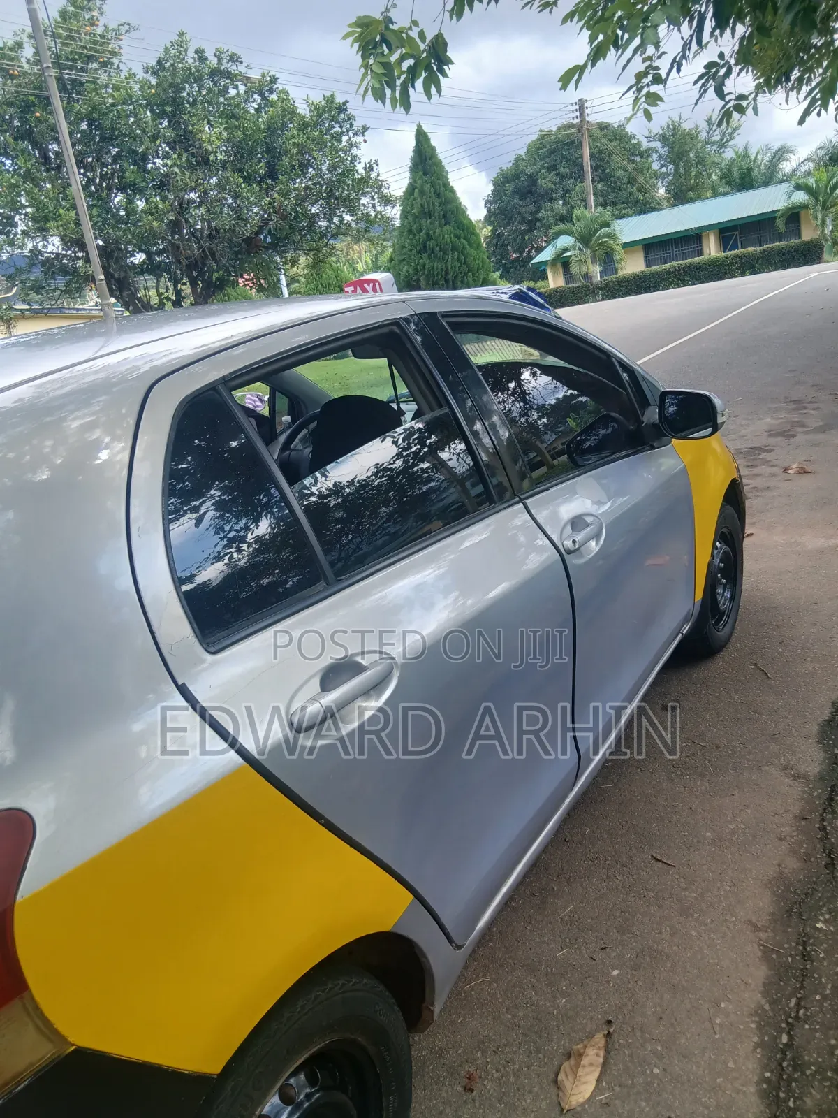 Toyota Vitz 2014 Silver