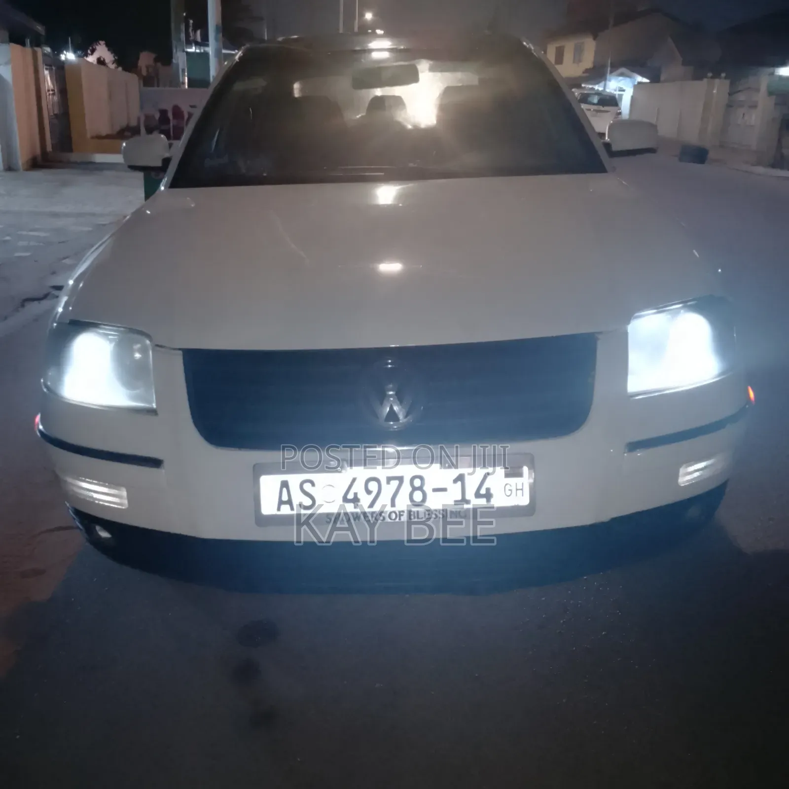 Volkswagen Passat 2003 White