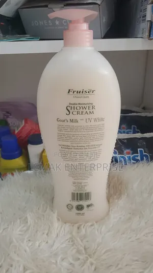 Original Fruiser Double Moisturising Shower Cream Goat Milk UV White.