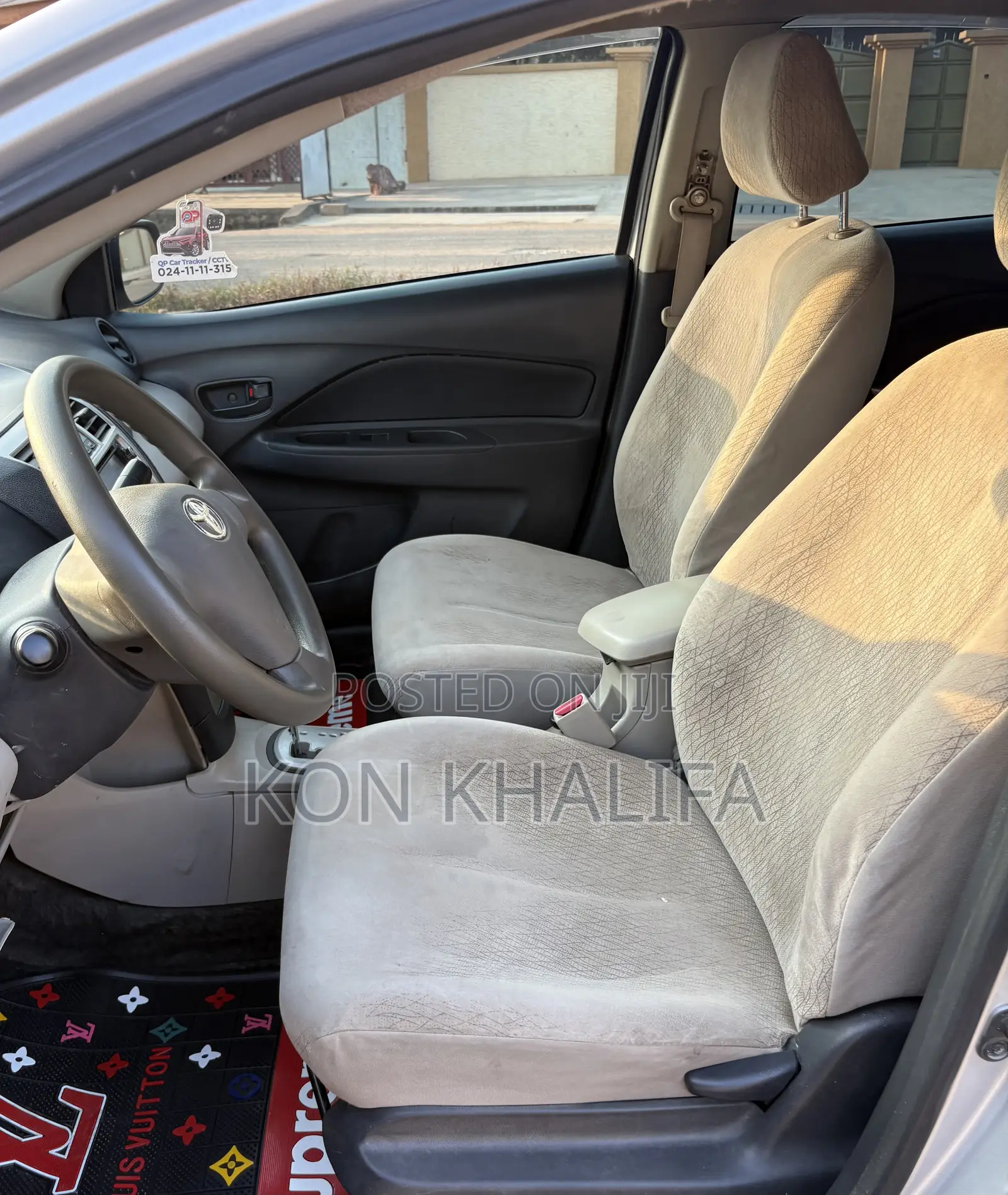 Toyota Belta 2010 Silver
