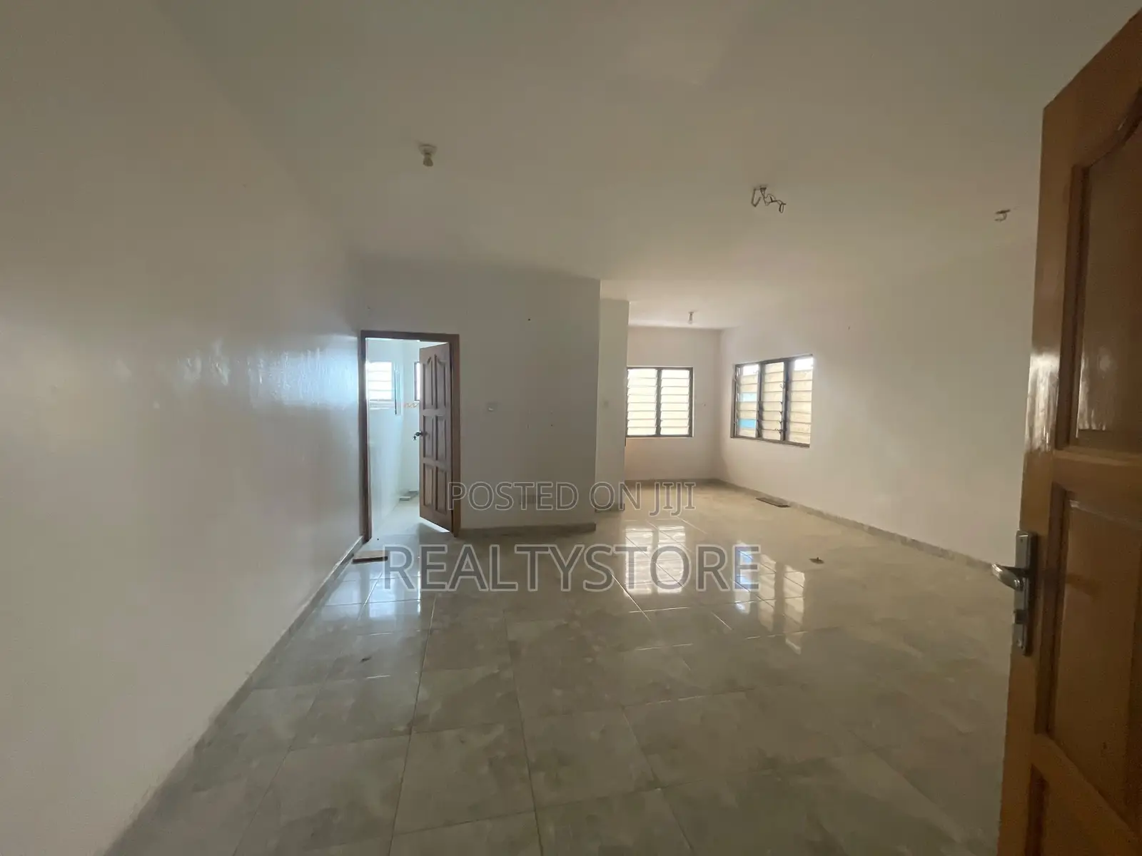 4bdrm Apartment in Oscar Junction, Accra Metropolitan for rent