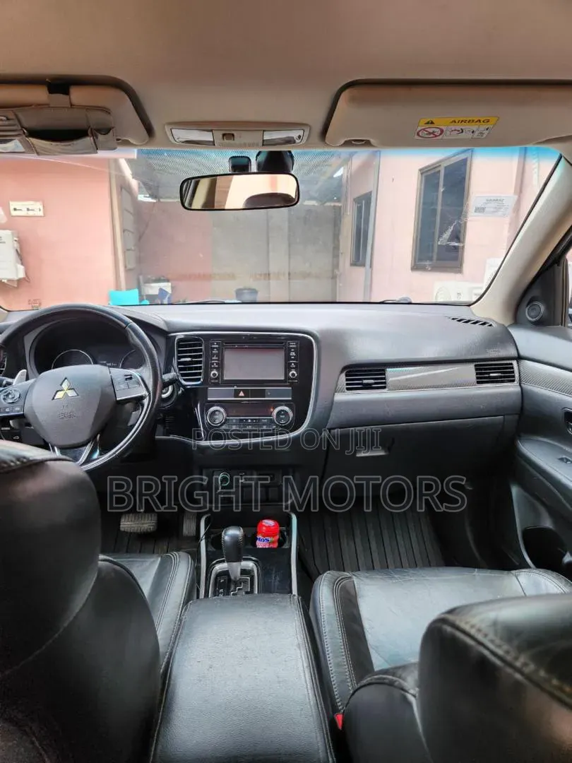 Mitsubishi Outlander LE FWD 2019 Burgundy