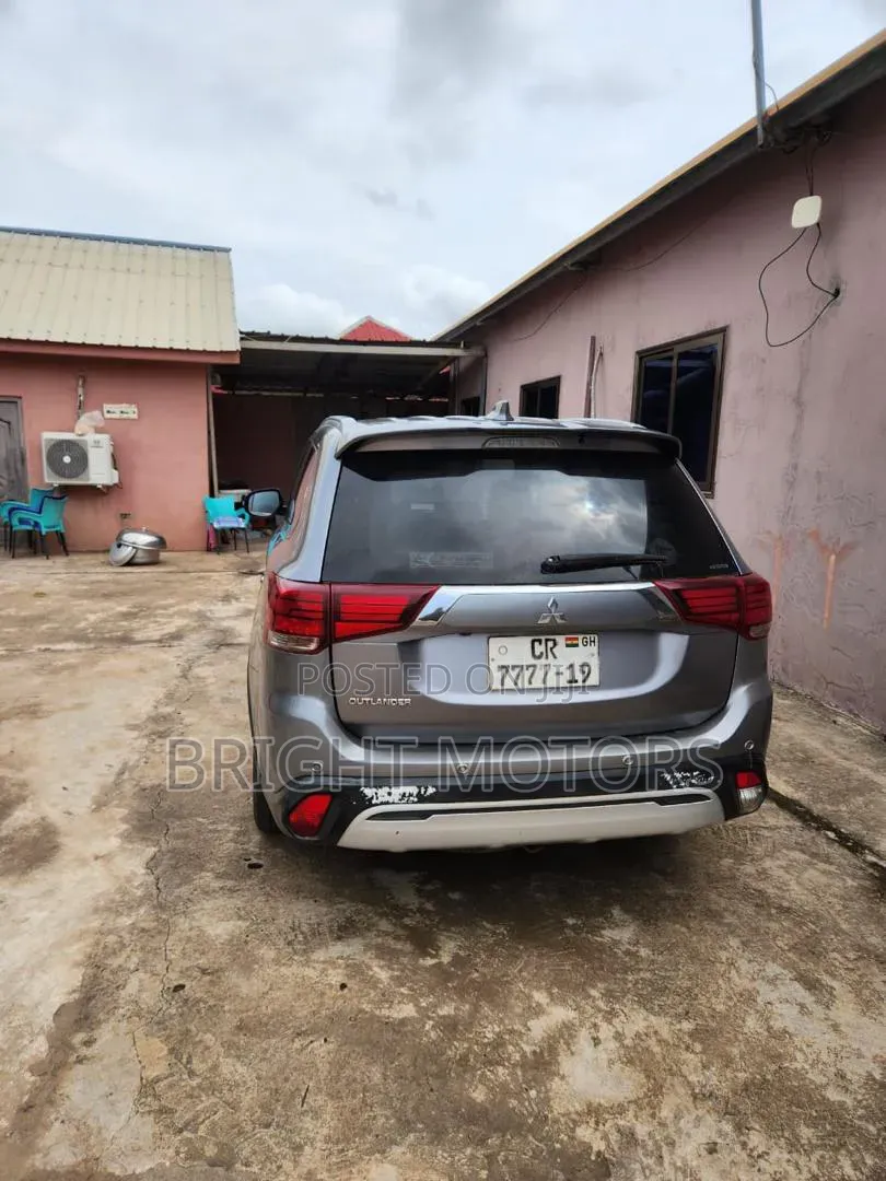 Mitsubishi Outlander LE FWD 2019 Burgundy